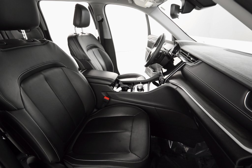 Certified 2022 Jeep Grand Cherokee Limited image 12