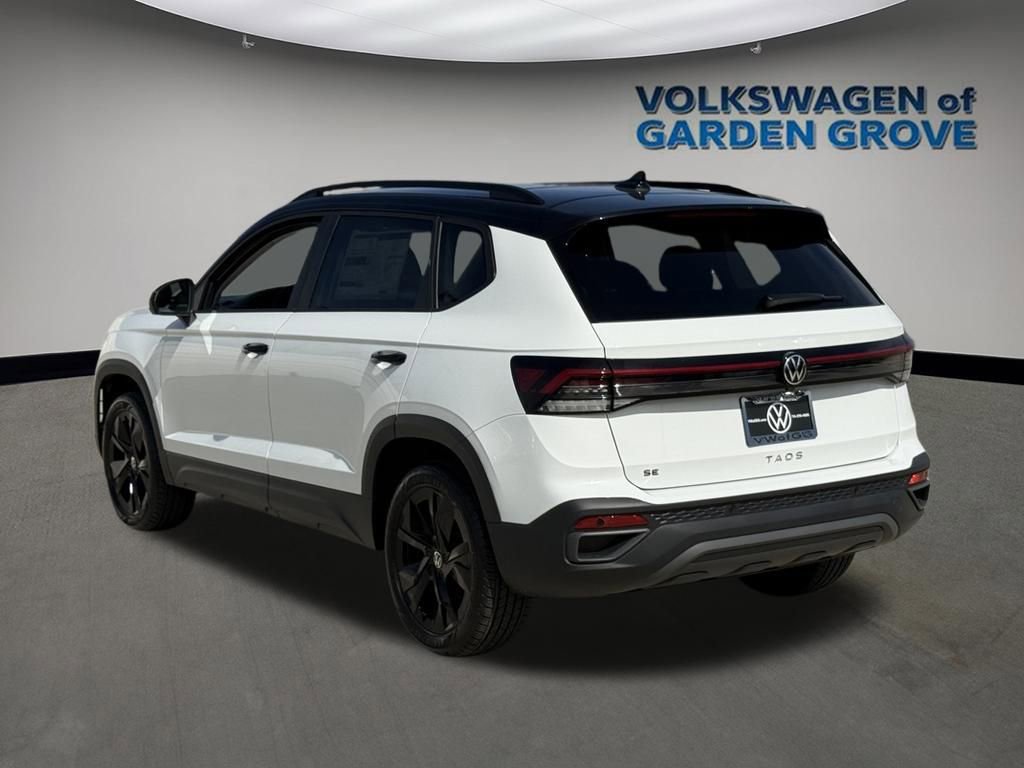 New 2026 Volkswagen Taos SE image 5