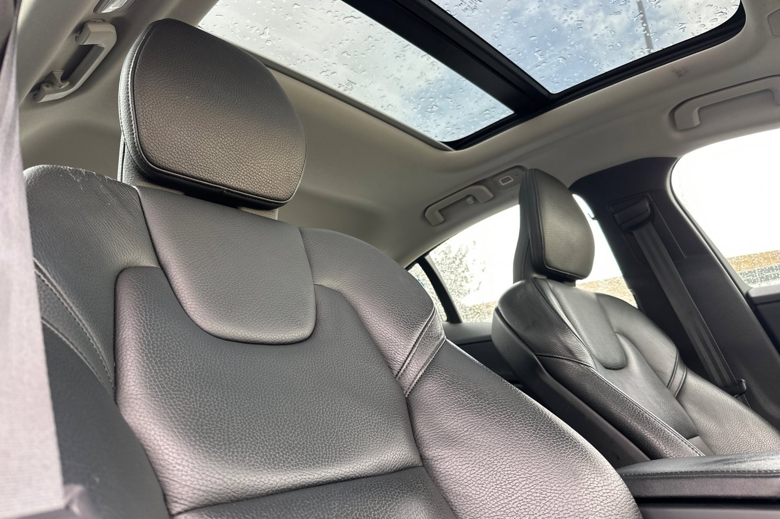 Used 2024 Volvo S60 B5 Plus image 19