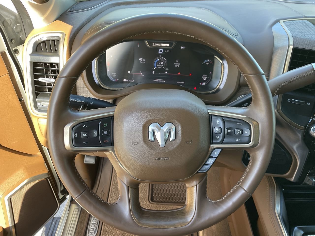 Used 2023 RAM 3500 Limited image 31