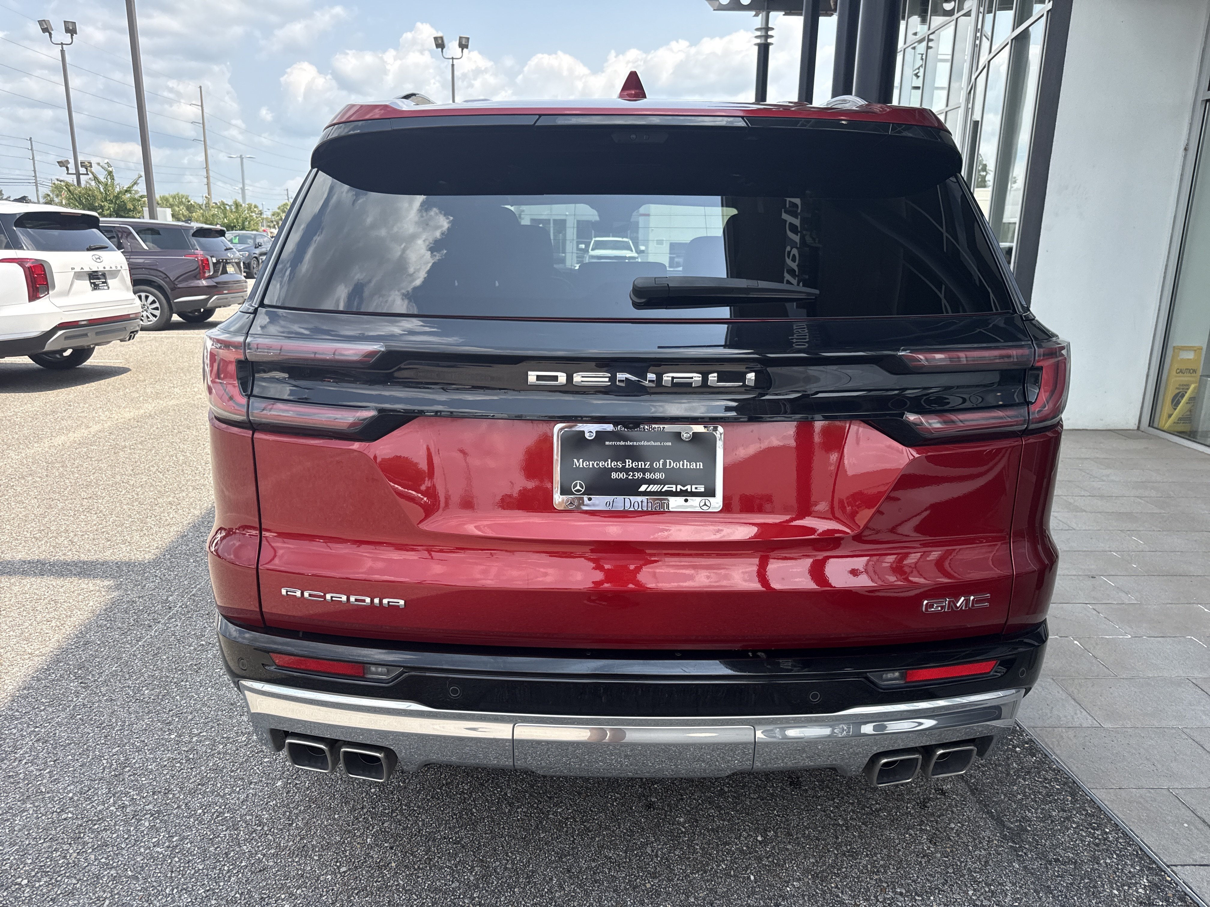 Used 2024 GMC Acadia Denali w/ Super Cruise Package FWD image 3