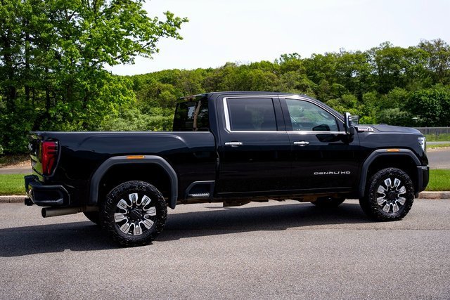 Used 2024 GMC Sierra 3500 Denali w/ Denali Reserve Package image 9