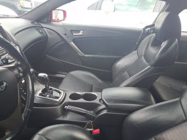 Used 2013 Hyundai Genesis 3.8 RWD image 15