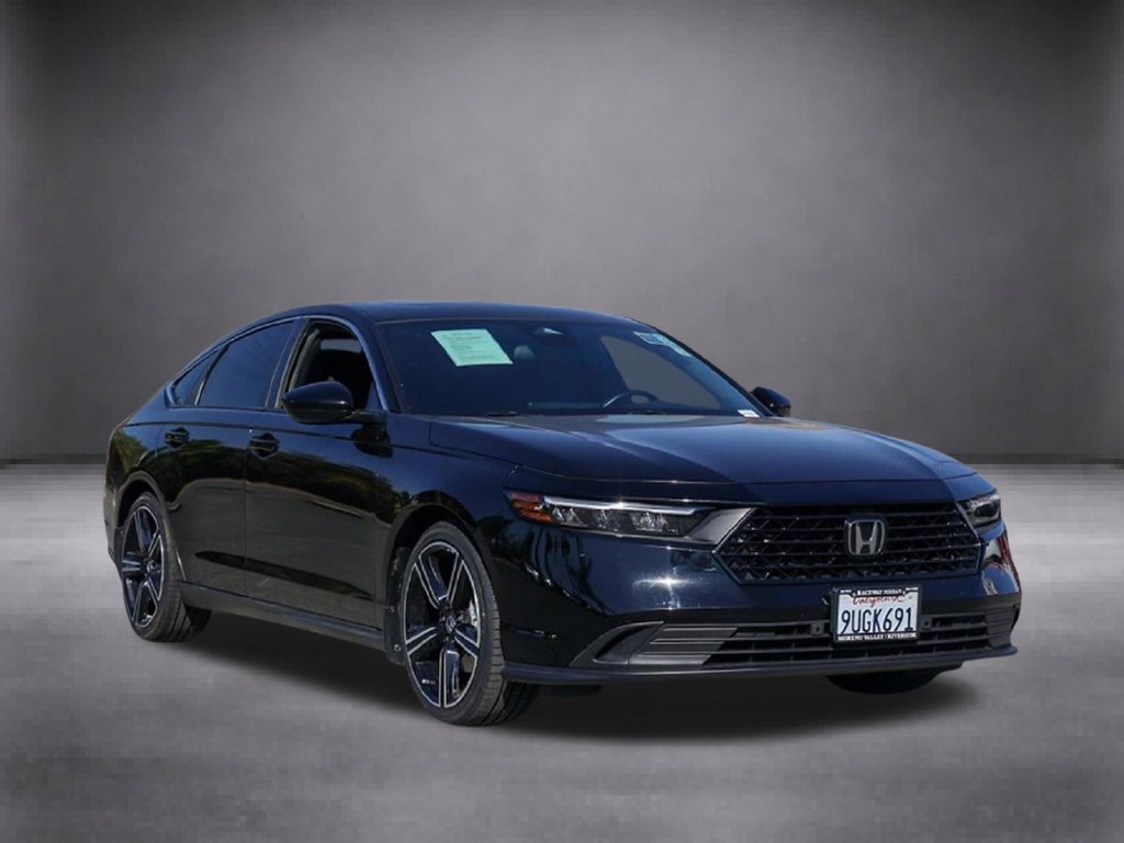 Used 2025 Honda Accord Sport image 2