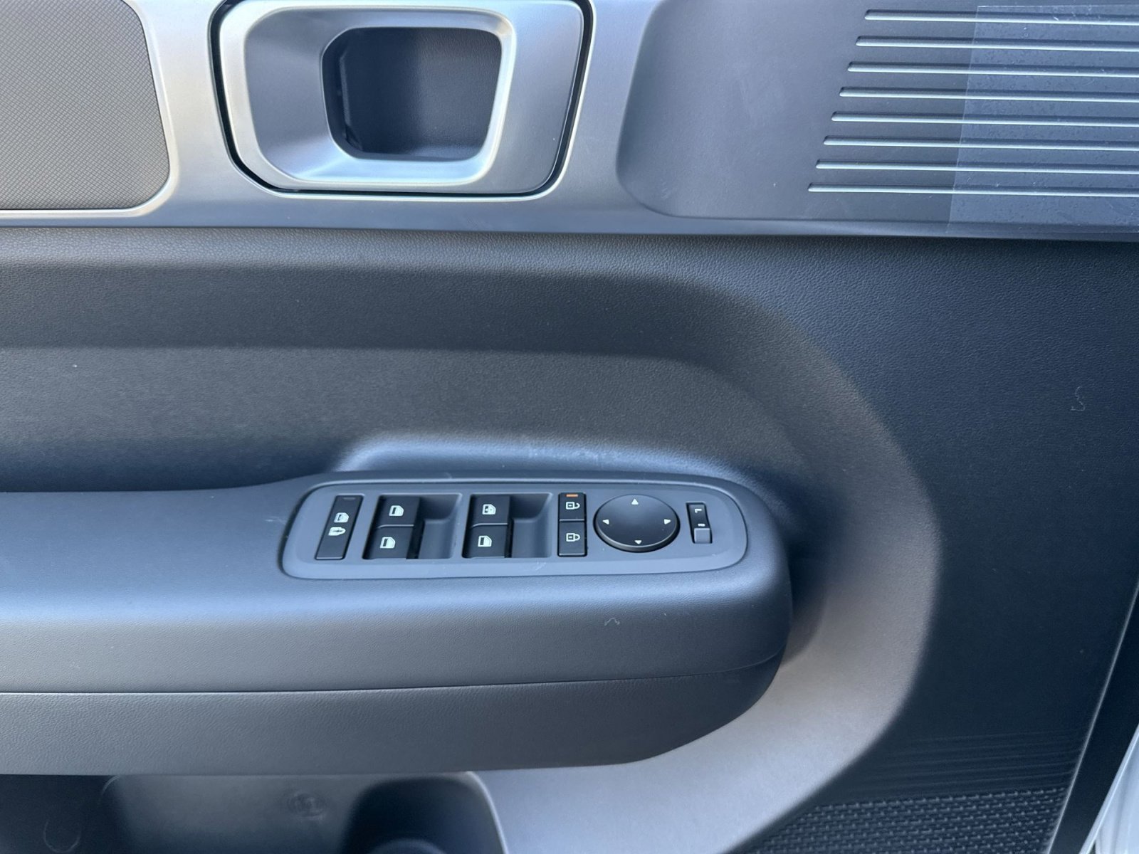 New 2026 Hyundai Santa Fe SE image 15