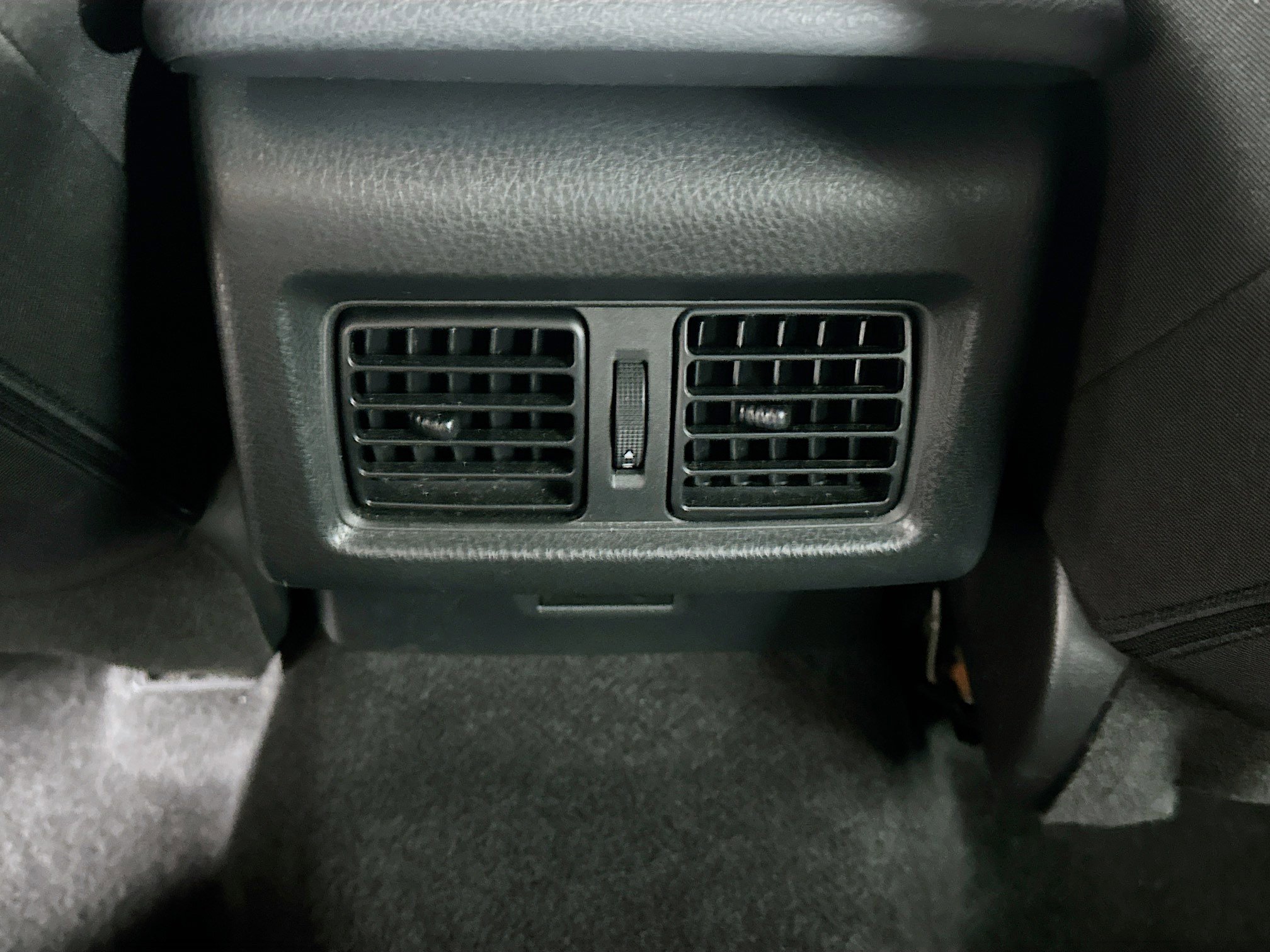 Used 2025 Toyota Camry LE image 27