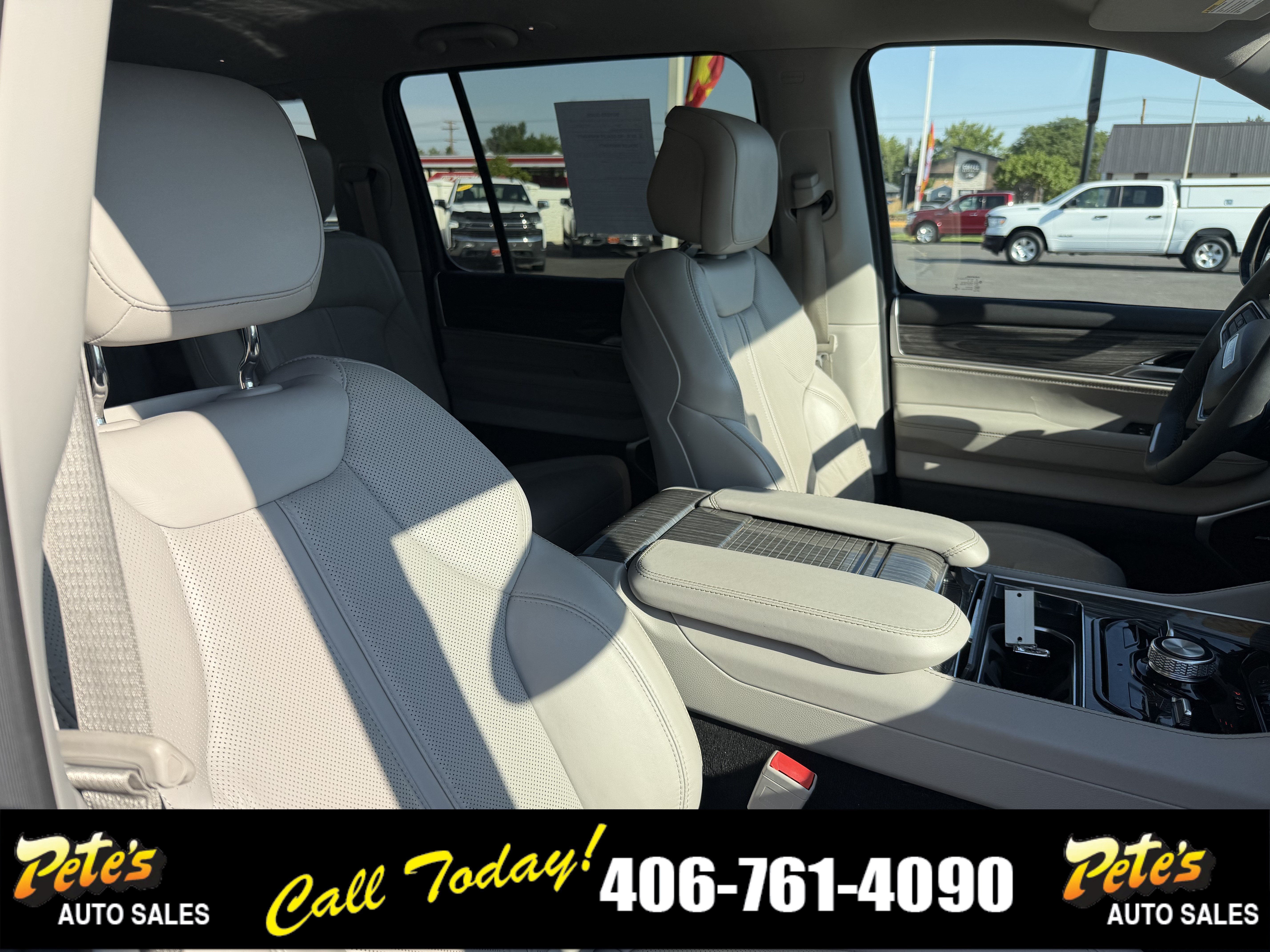 Used 2022 Jeep Wagoneer Series III w/ Flexible Seating Group AWD/4WD image 46