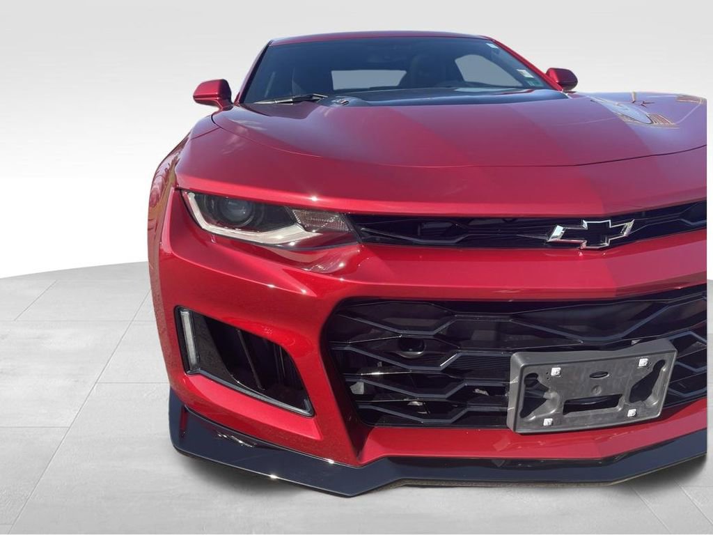 Used 2018 Chevrolet Camaro ZL1 image 22