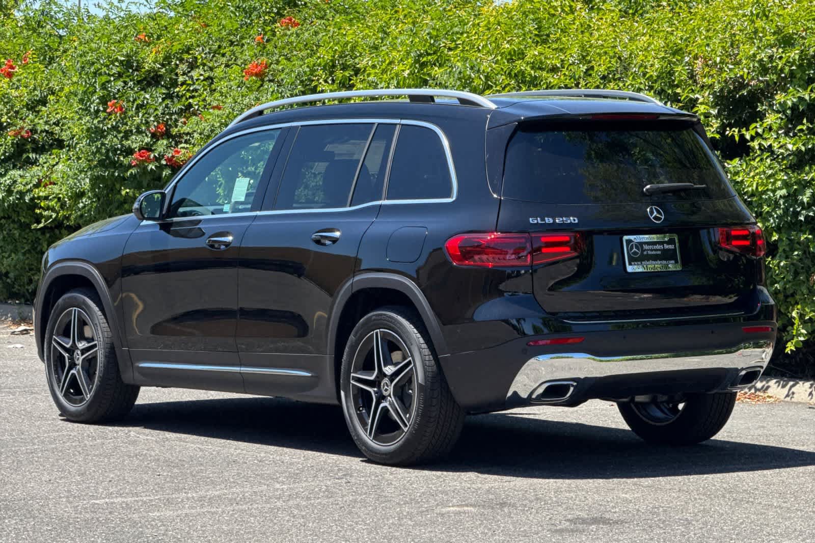 New 2026 Mercedes-Benz GLB 250 image 5