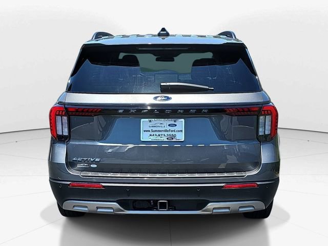 Used 2025 Ford Explorer Active w/ Active Comfort Package RWD image 4