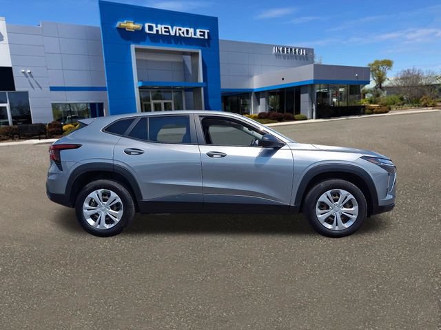 Used 2024 Chevrolet Trax LS FWD image 27