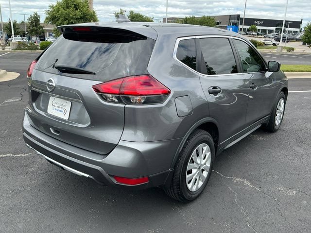 Used 2017 Nissan Rogue S FWD image 3