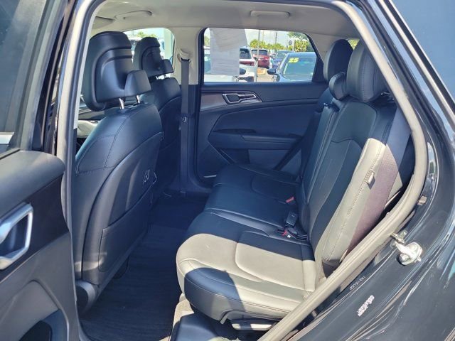 Used 2025 Kia Sportage EX FWD image 12