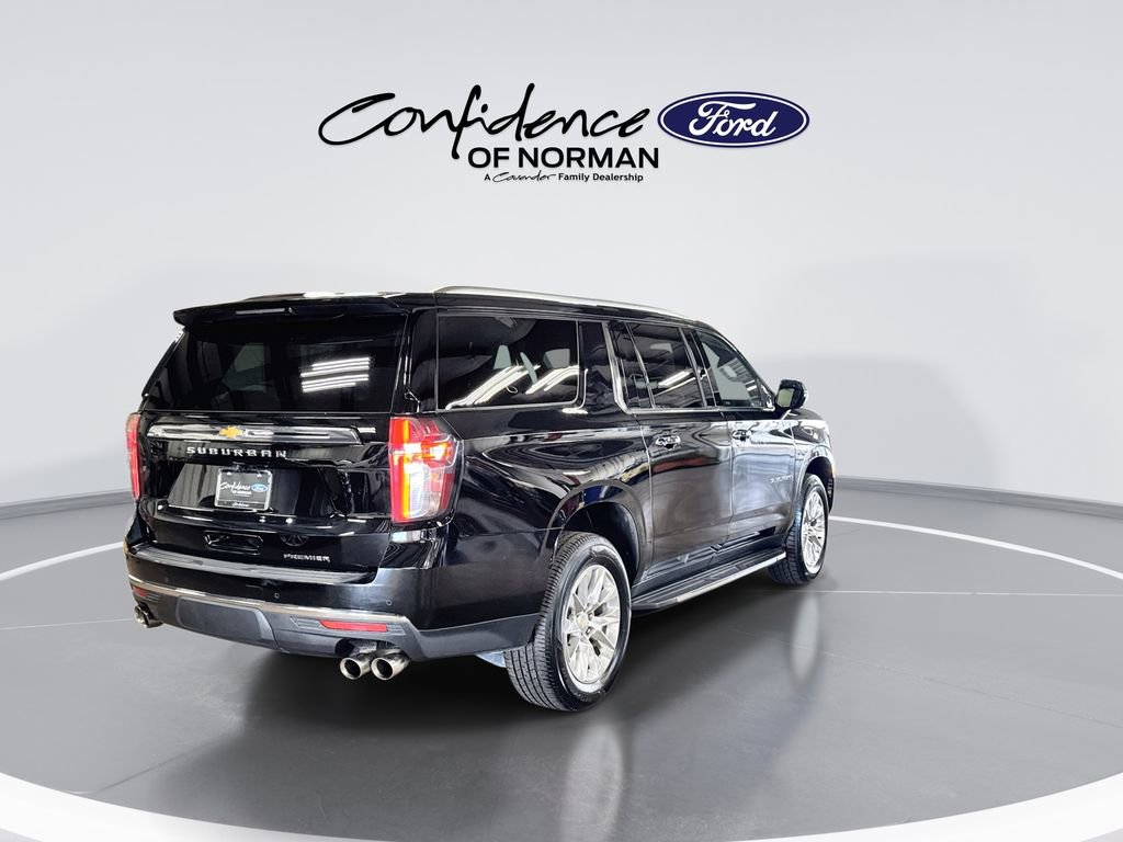 Used 2024 Chevrolet Suburban Premier image 8