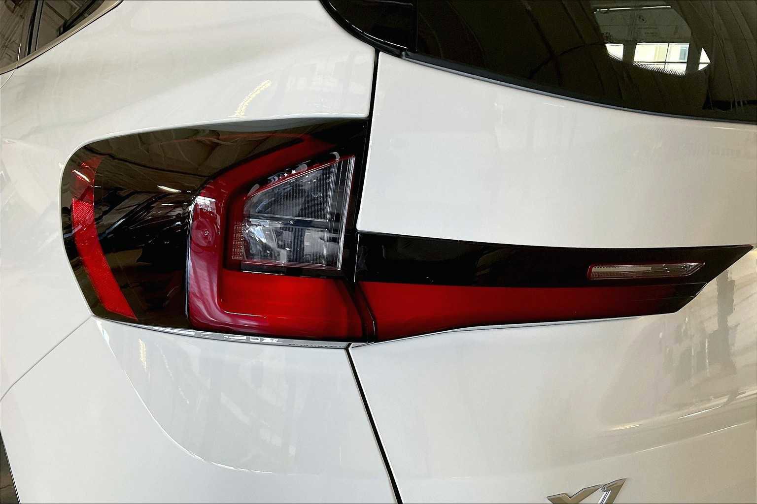 Used 2025 BMW X1 xDrive28i w/ Technology Package image 15