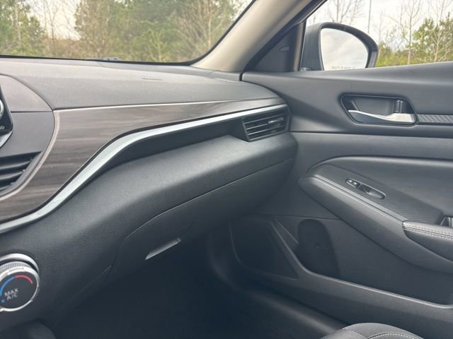Used 2025 Nissan Altima 2.5 SV image 23