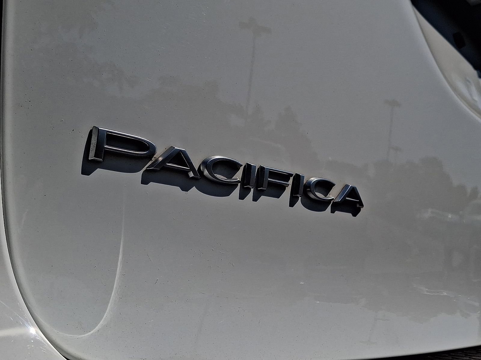 Used 2022 Chrysler Pacifica Pinnacle AWD/4WD image 33