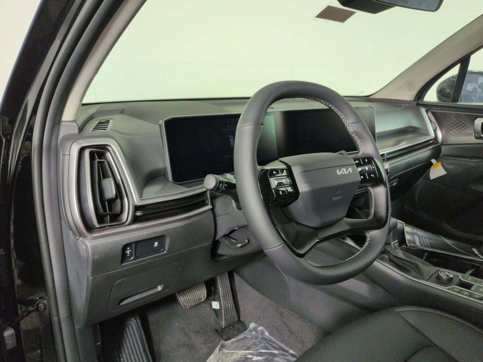 New 2026 Kia Sorento S w/ S Panoramic Sunroof Package image 7