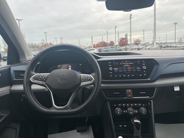 Used 2024 Volkswagen Taos SE image 6