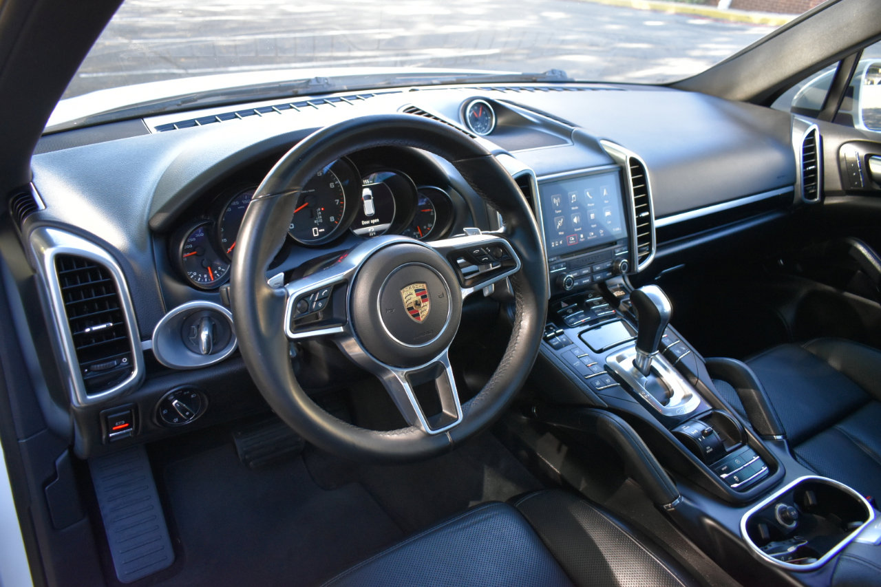 Used 2018 Porsche Cayenne Platinum Edition image 10