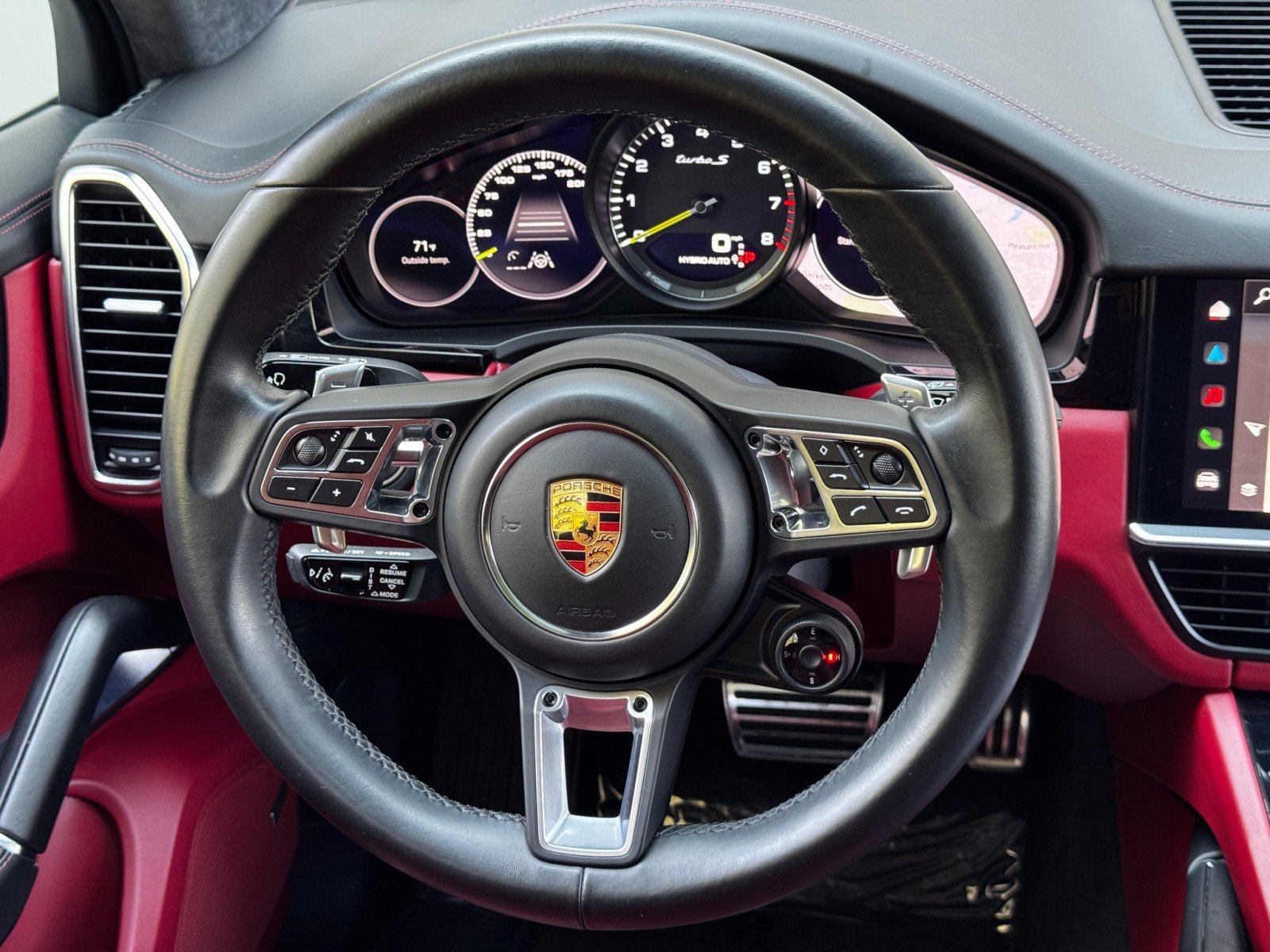 Used 2022 Porsche Cayenne Turbo S w/ Assistance Package image 22