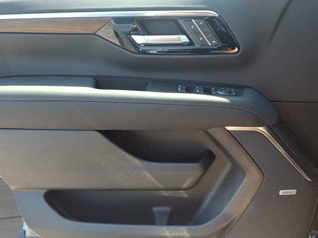 New 2026 Chevrolet Suburban High Country AWD/4WD image 13