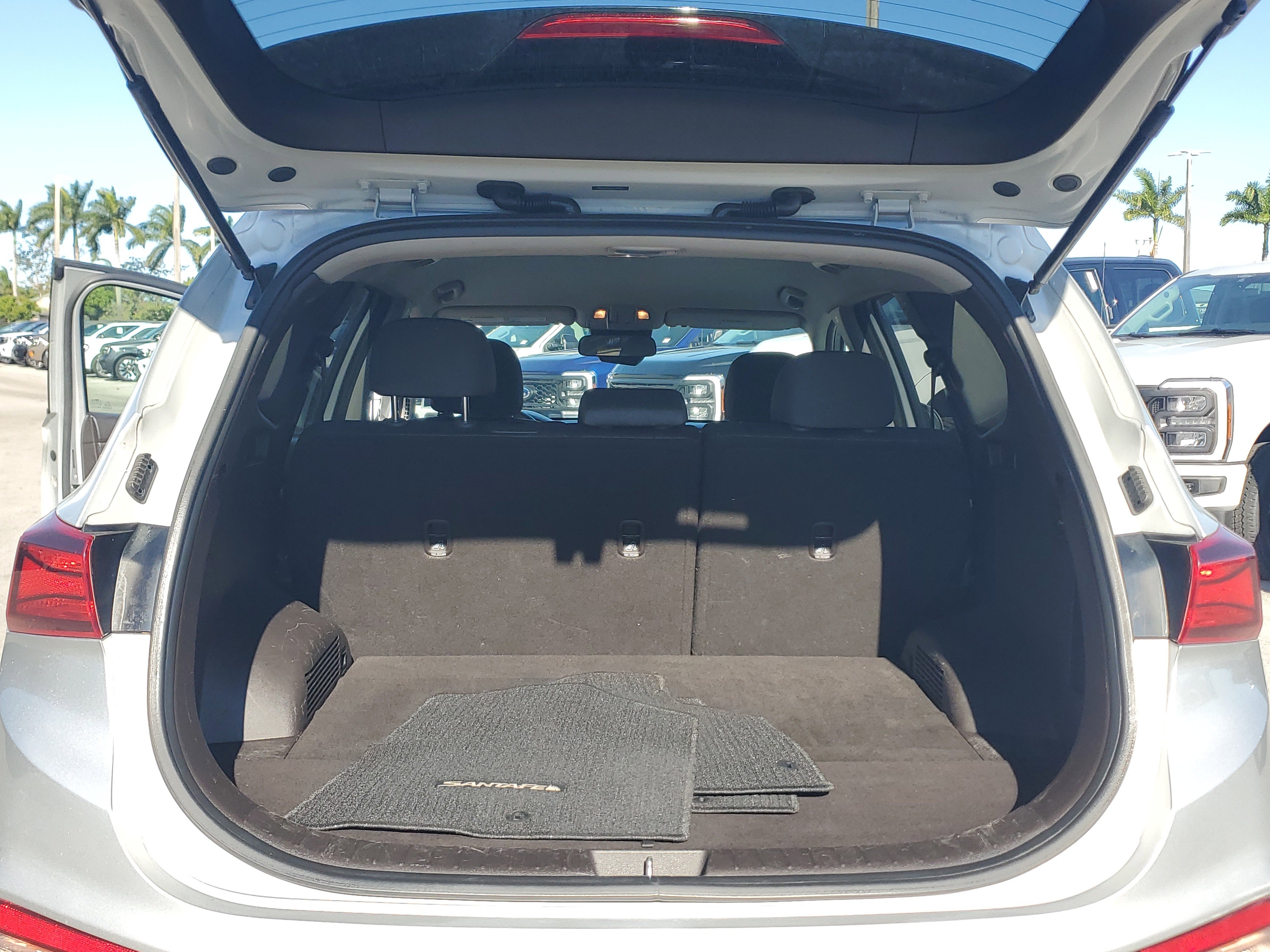 Used 2020 Hyundai Santa Fe SE image 14