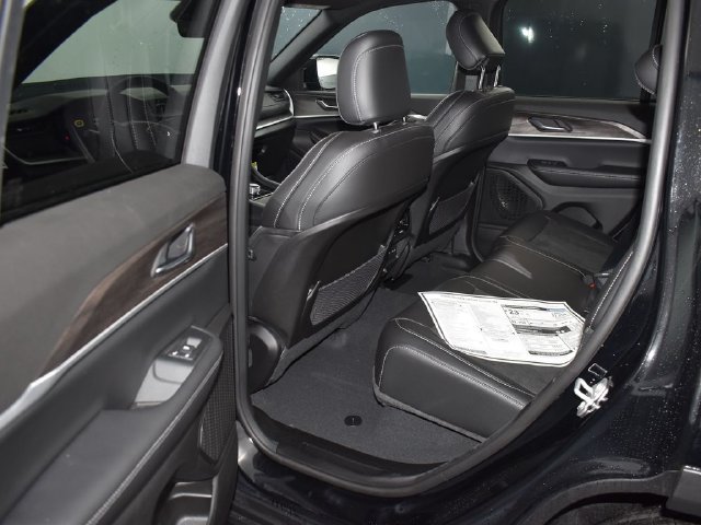 New 2026 Jeep Grand Cherokee Altitude AWD/4WD image 31