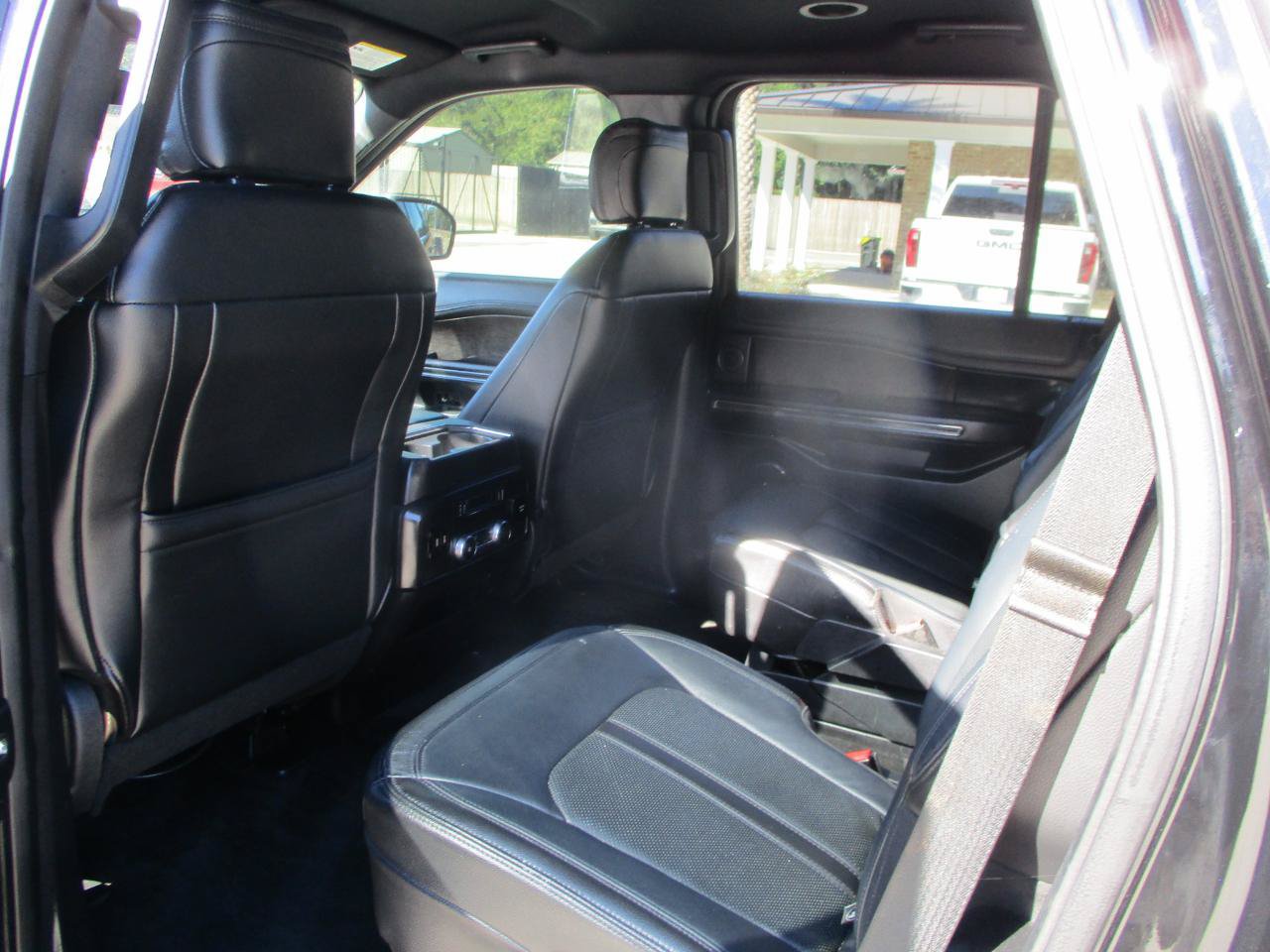 Used 2018 Ford Expedition Limited RWD image 17