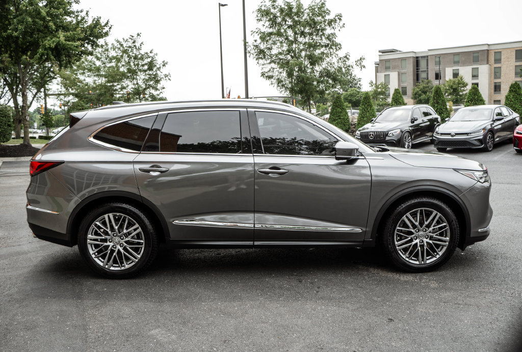 Used 2023 Acura MDX w/ Advance Package AWD/4WD image 3