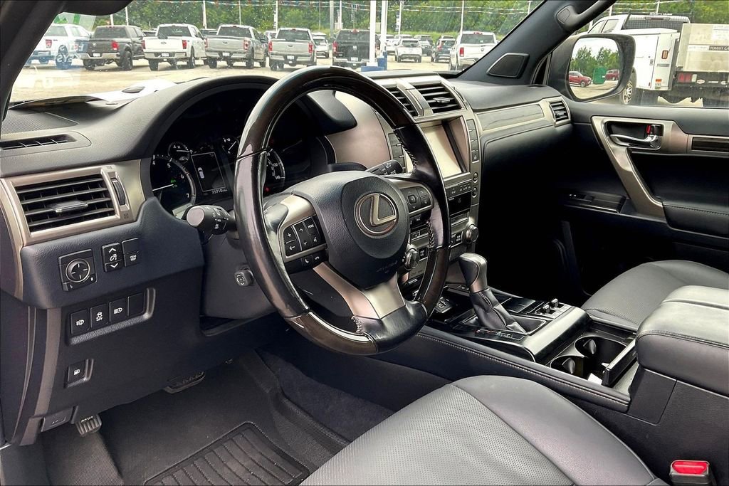 Used 2020 Lexus GX 460 Premium w/ Premium Package AWD/4WD image 12