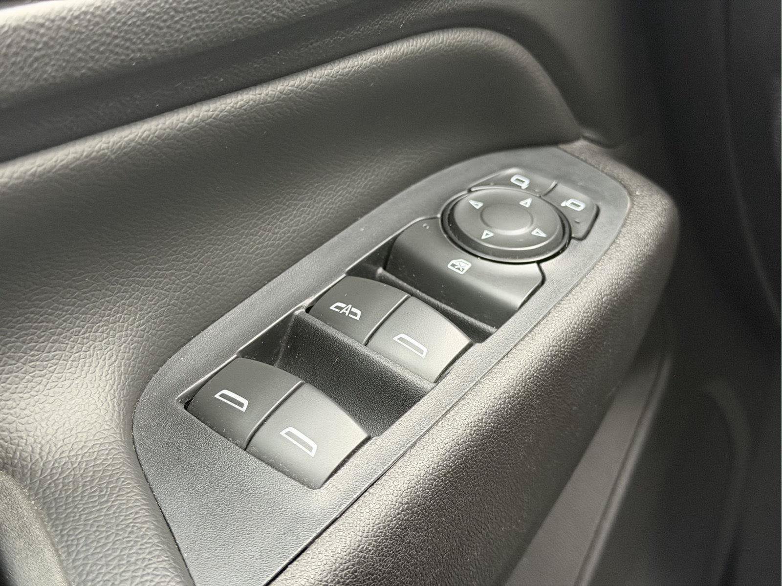 Used 2019 Chevrolet Equinox LT w/ Sun & Navigation Package AWD/4WD image 39