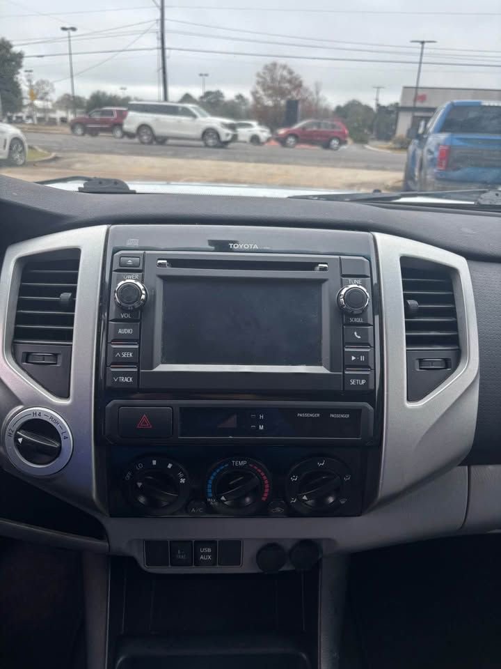 Used 2013 Toyota Tacoma 4x4 Double Cab w/ TRD Off-Road Pkg image 17