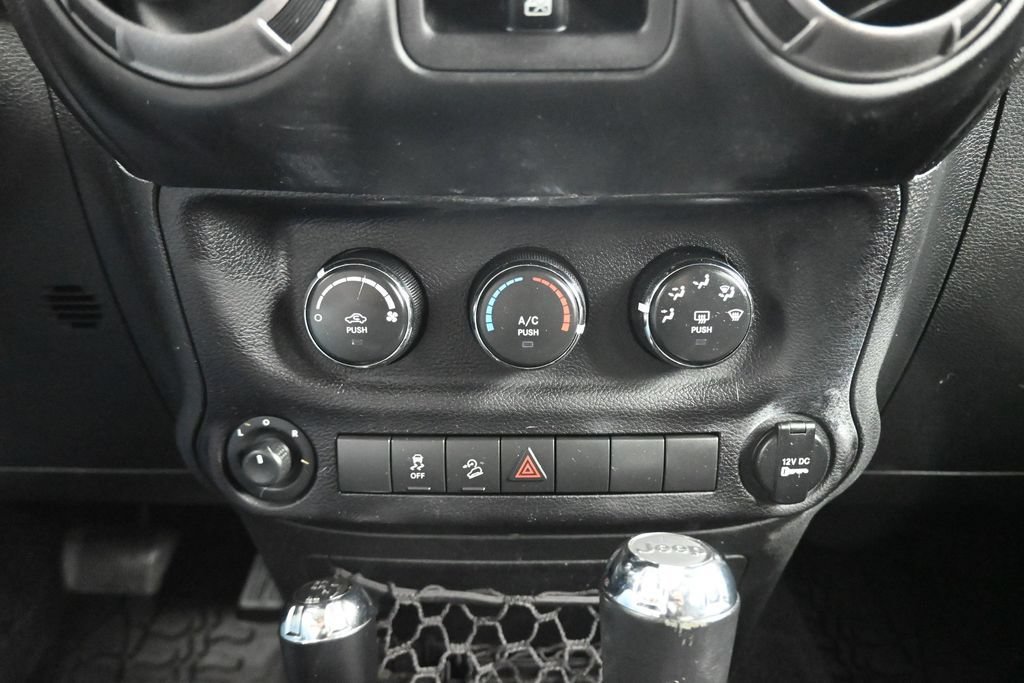 Used 2017 Jeep Wrangler Unlimited Sport w/ Quick Order Package 24S AWD/4WD image 16