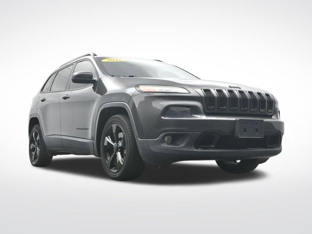 Used 2016 Jeep Cherokee Latitude FWD image 34