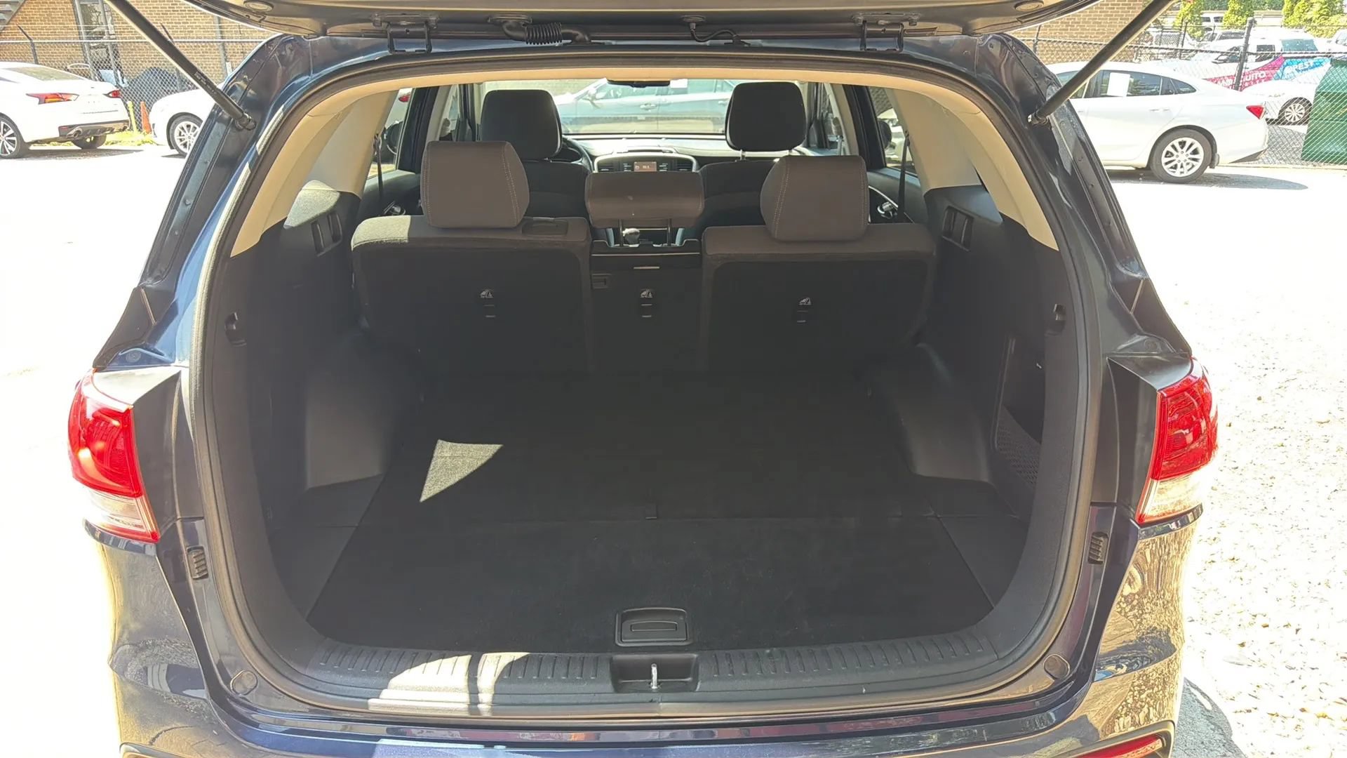 Used 2016 Kia Sorento AWD w/ LX Convenience Package image 5