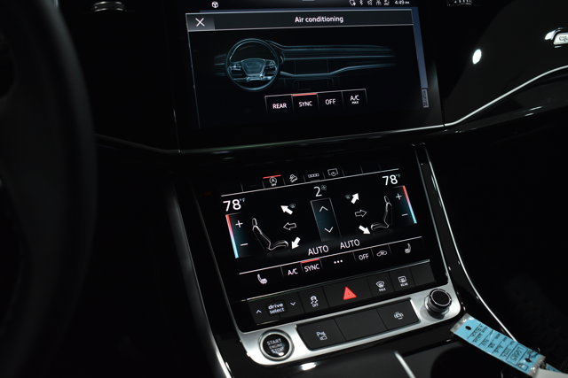 Used 2025 Audi Q8 Premium image 23