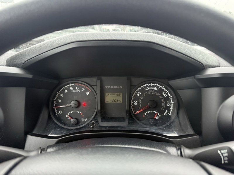 Used 2017 Toyota Tacoma SR image 12