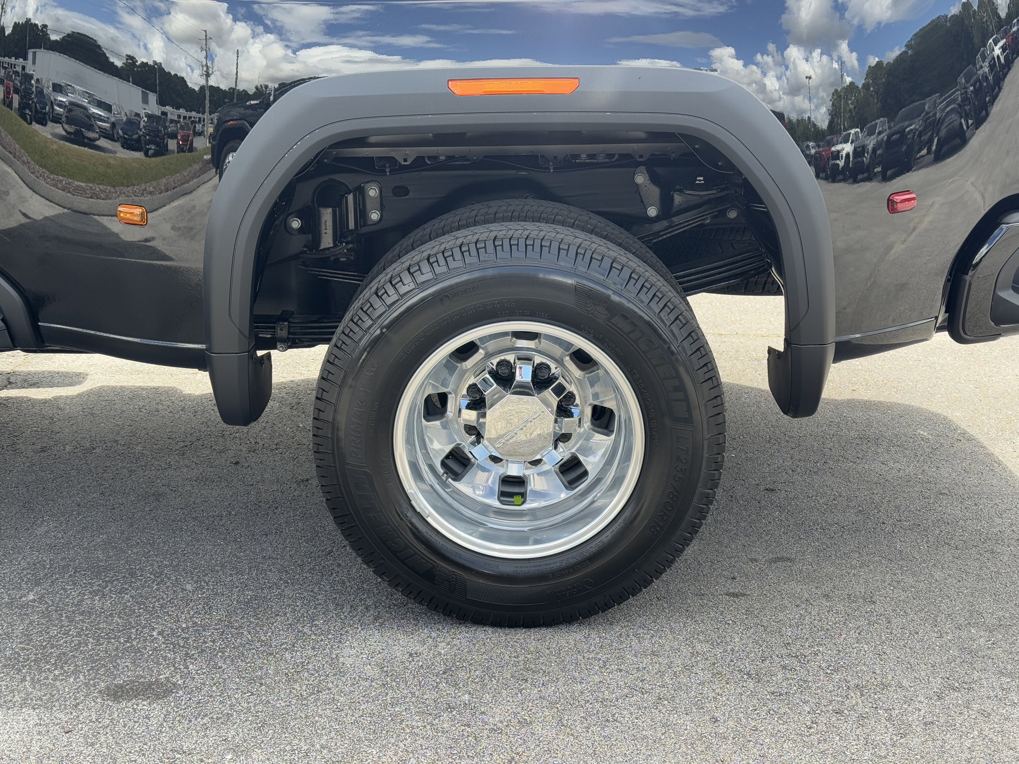 New 2026 GMC Sierra 3500 Denali w/ Denali Reserve Package image 16
