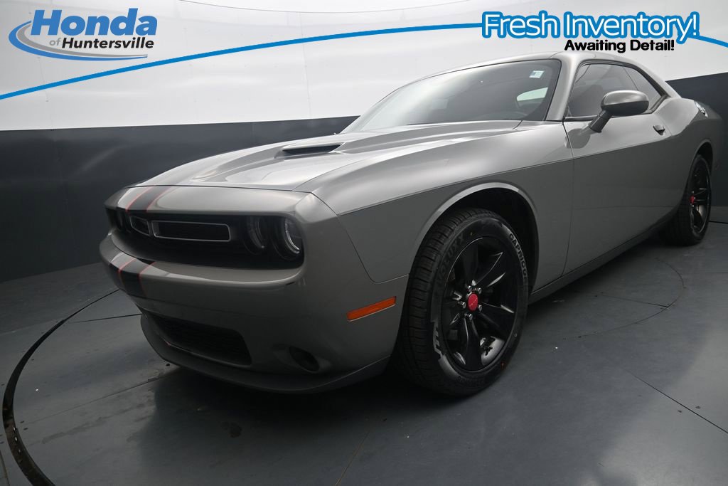 Used 2019 Dodge Challenger SXT RWD image 12