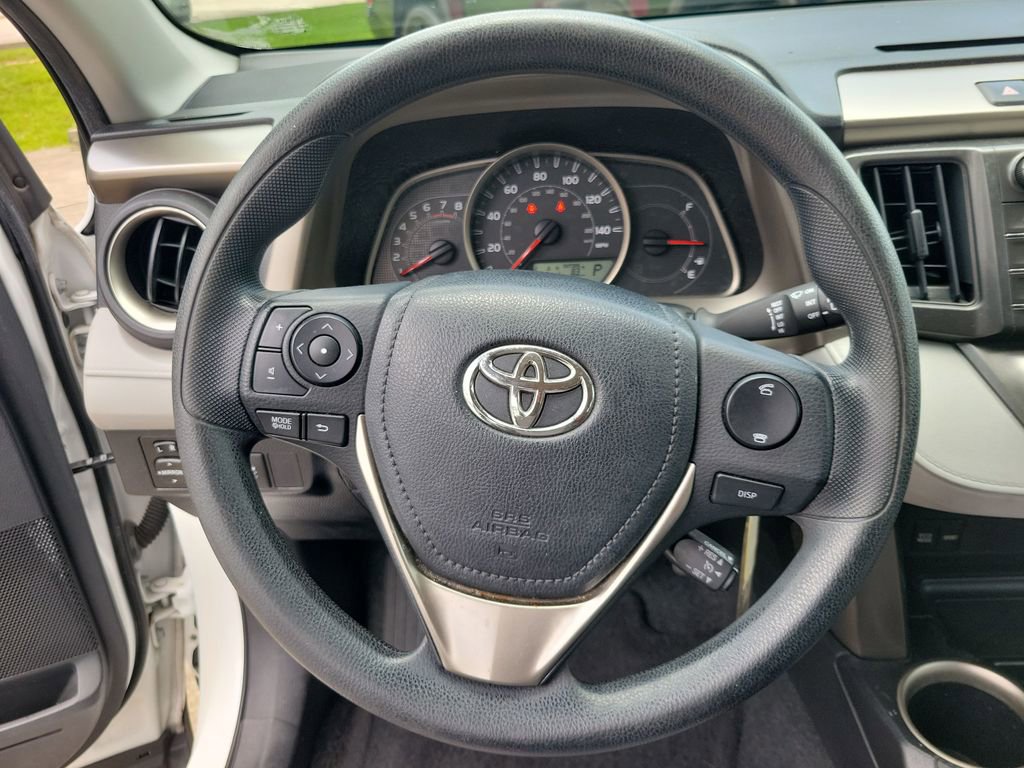Used 2013 Toyota RAV4 LE FWD image 24