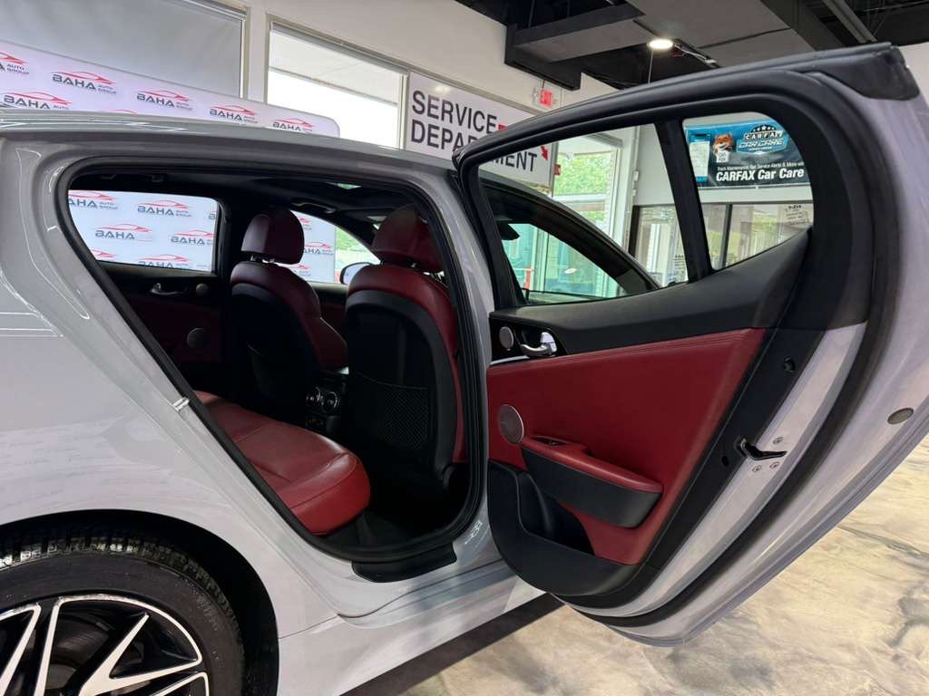 Used 2023 Kia Stinger GT-Line w/ Sun & Sound Package AWD/4WD image 29