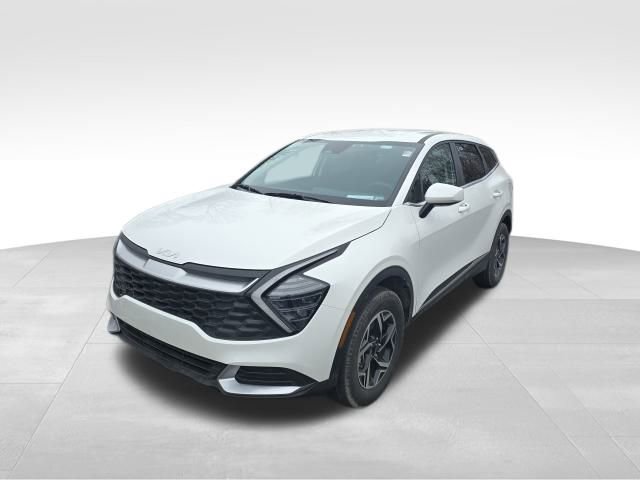Used 2024 Kia Sportage LX image 2