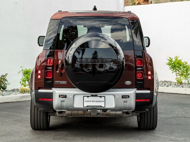 Used 2023 Land Rover Defender 130 First Edition image 8