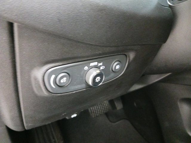 Used 2020 Chevrolet Equinox LT image 27