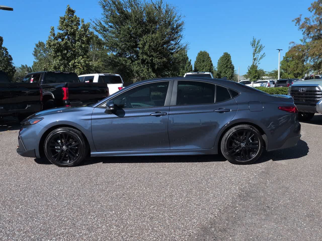 Used 2026 Toyota Camry SE FWD image 3