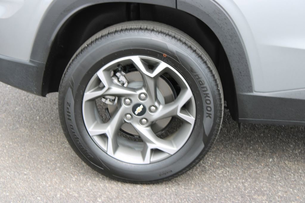 Used 2025 Chevrolet Trax LT image 13