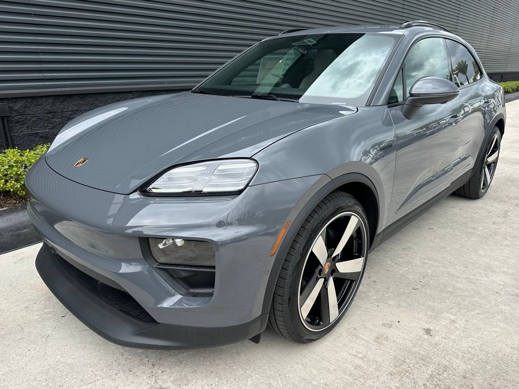 Used 2026 Porsche Macan Electric RWD image 7