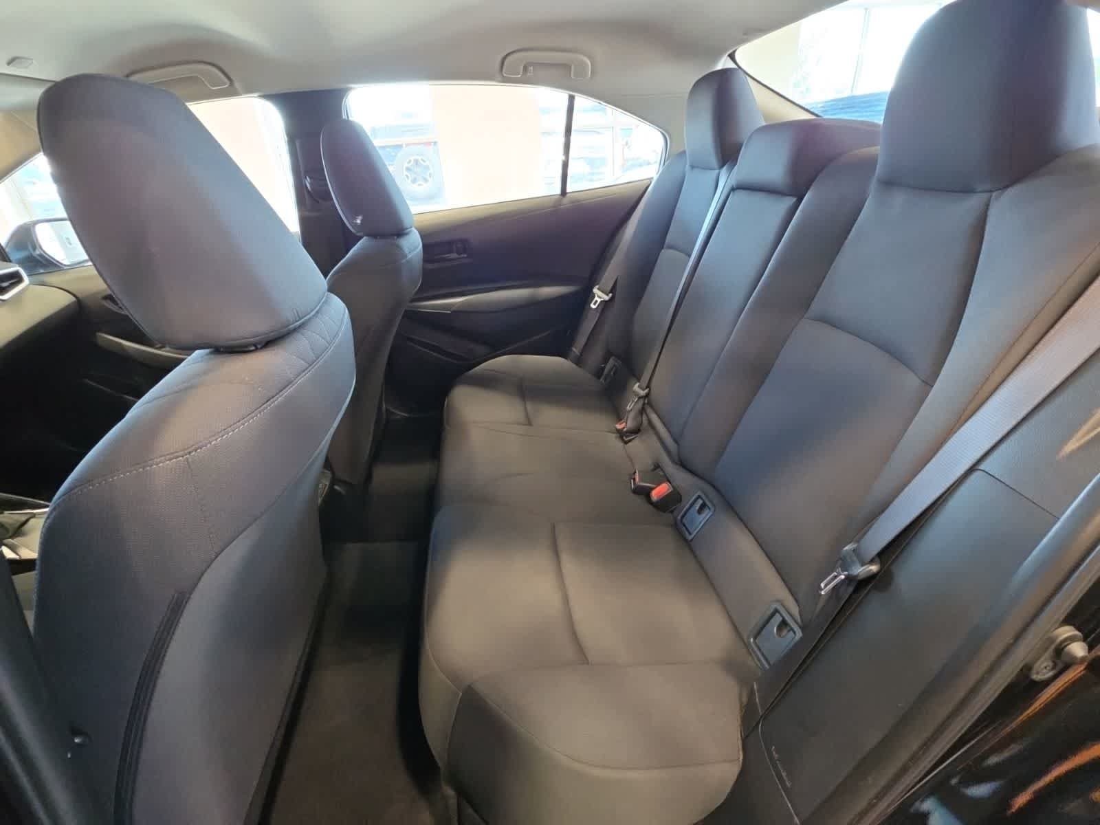 Used 2024 Toyota Corolla LE FWD image 30