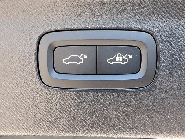New 2026 Volvo XC90 T8 Plus w/ Protection Package AWD/4WD image 31